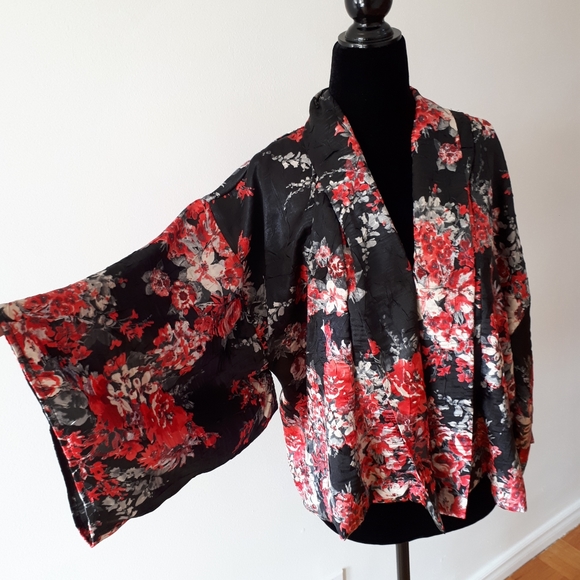 Forever21 Floral Kimono Shawl - Picture 3 of 4